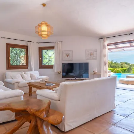 Il Varo - By Searly Порто-Черво