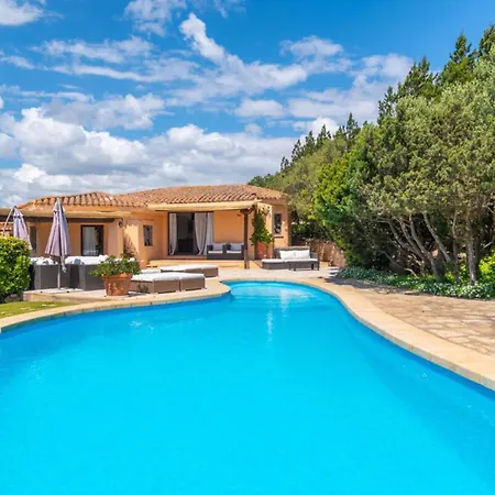 Il Varo - By Searly Порто-Черво